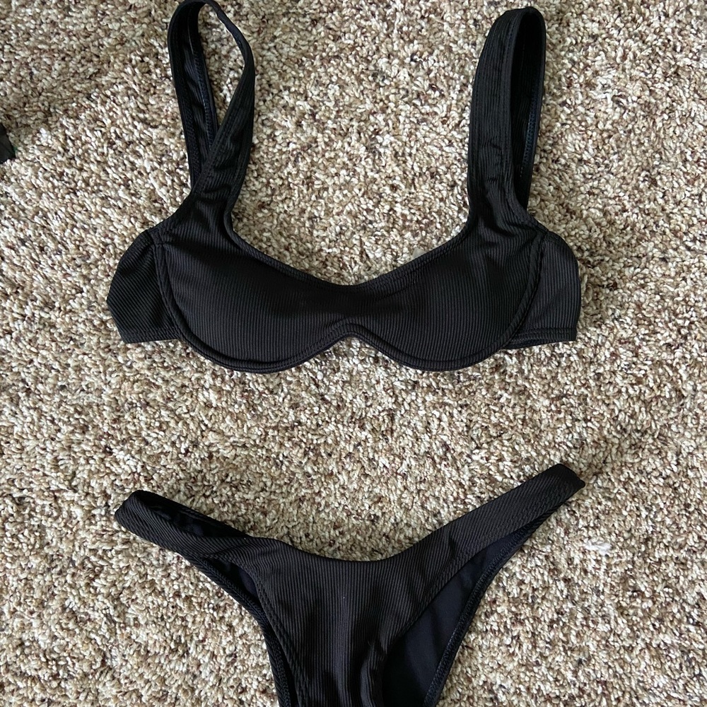 Black bikini